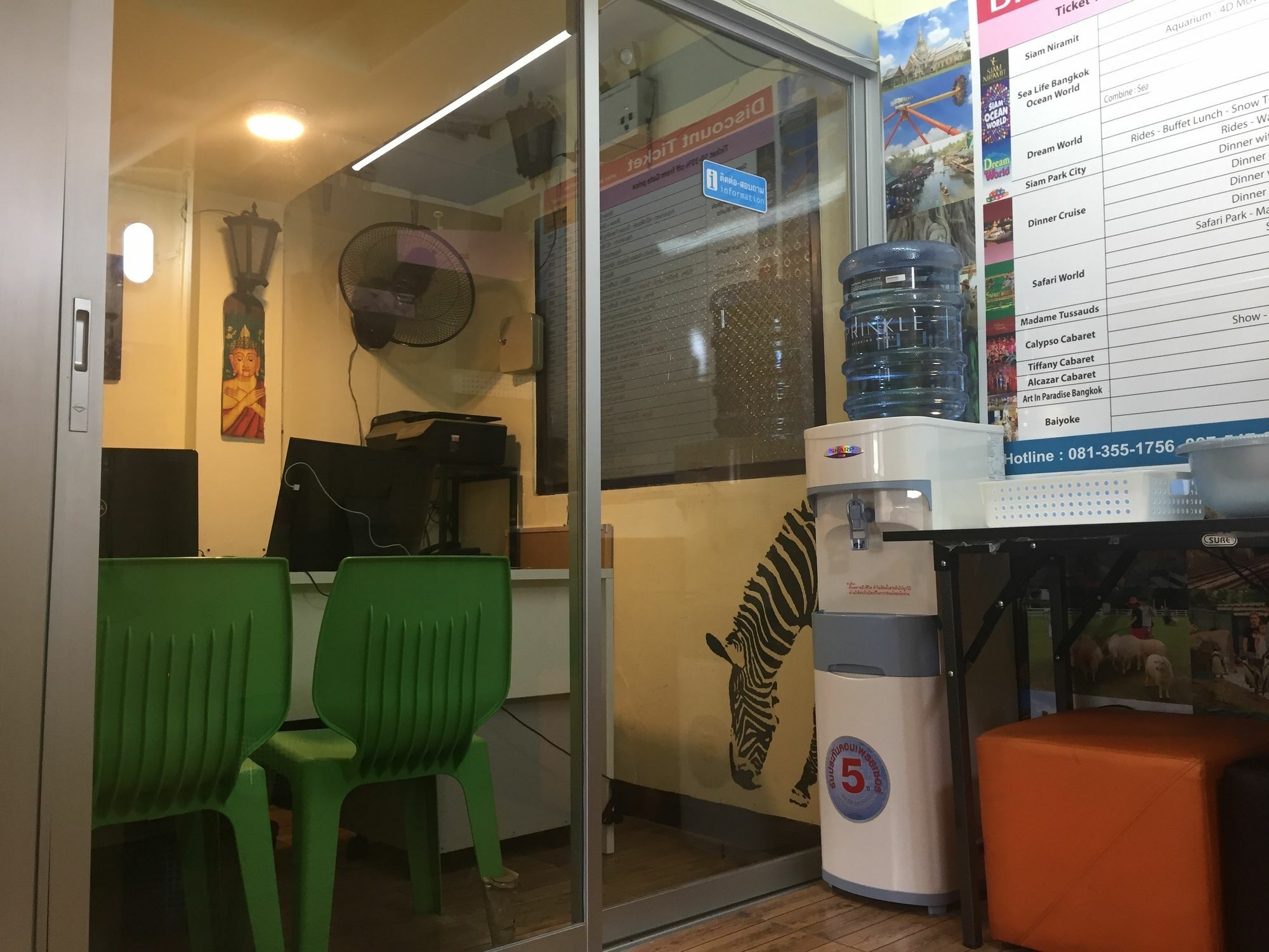 Yha Bangkok Downtown @ Station S3 Hostel Екстериор снимка